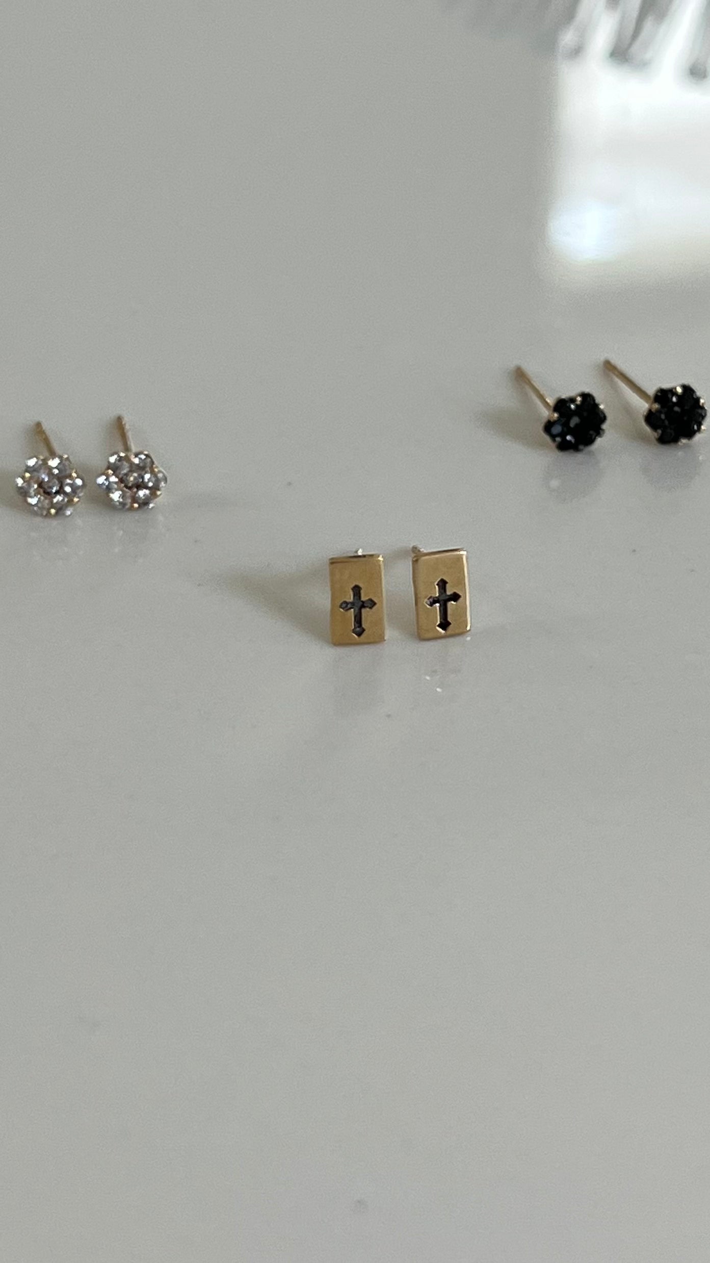 14k Solid Gold Nera Cross studs